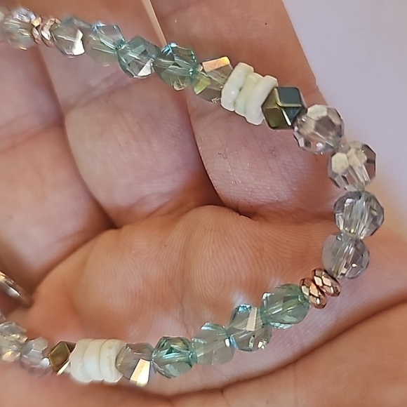 Erimish - Jackie Stretch Bracelet with AB and Glass Beads - Picture 2 of 3